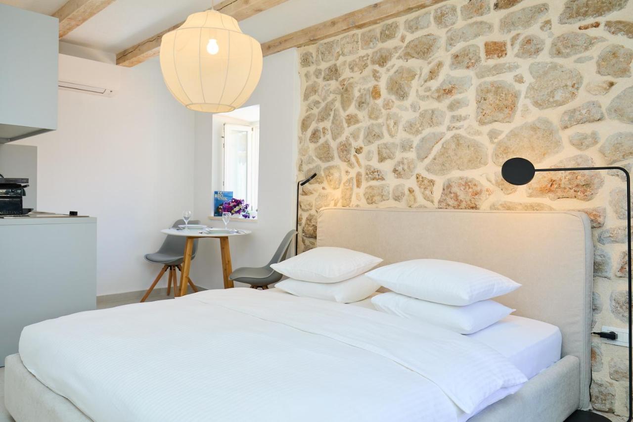 Stone Elegance Apartment
